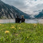 Zu sehen ist der Blick auf den Schleigeis Stausee im Zillertal