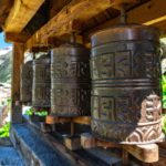 Zu sehen sind die Gebetsmühlen von Klein Tibet Hohenaualm